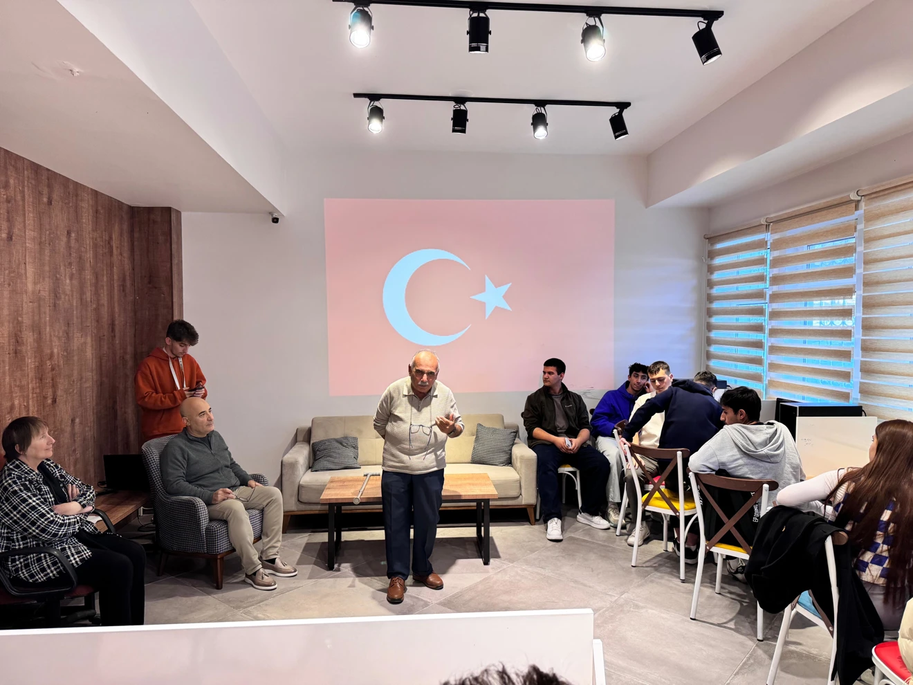 Seminer "Bir Lider ve Devlet Adamı Olarak Atatürk"